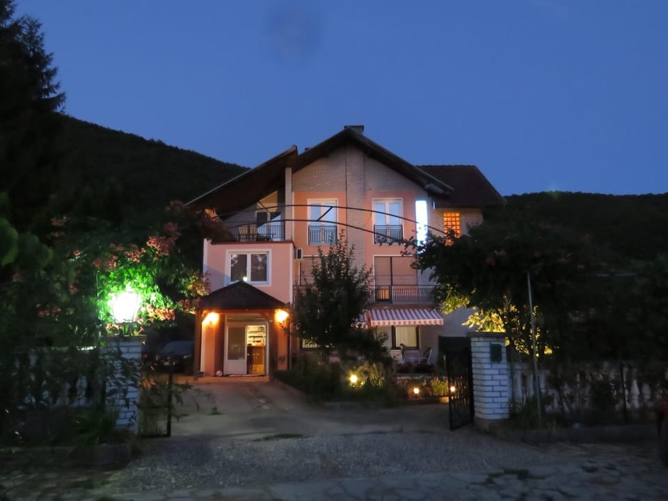 Garden, Balcony/Terrace