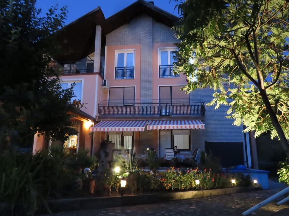 Garden, Balcony/Terrace