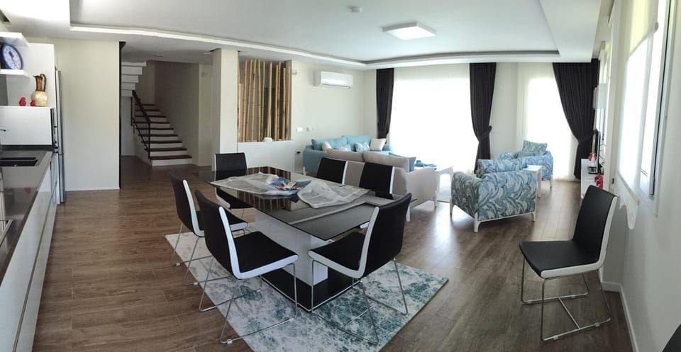 Communal lounge/ TV room, Photo of the whole room, Decorative detail