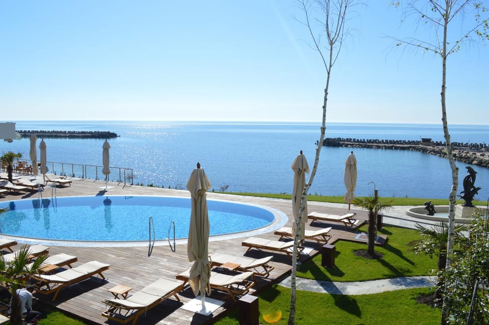 Swimming pool, Swimming pool