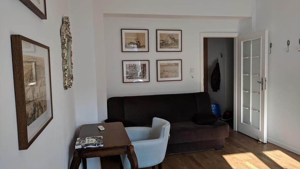 Bed, Photo of the whole room, Decorative detail, Bedroom