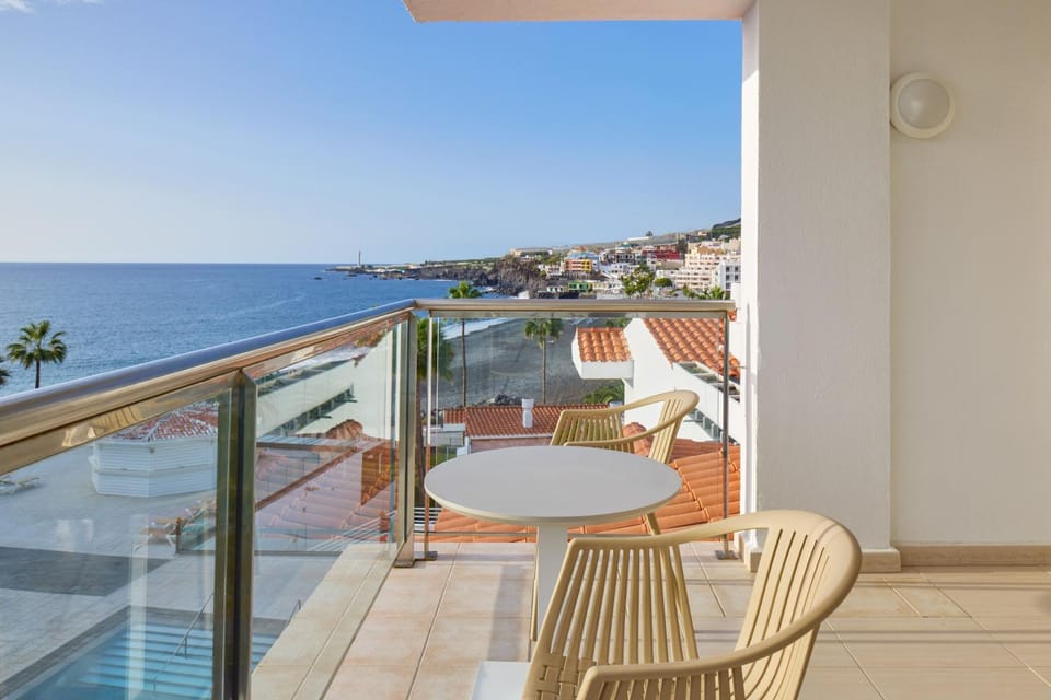 View (from property/room), Balcony/Terrace, Beach, Sea view, Swimming pool