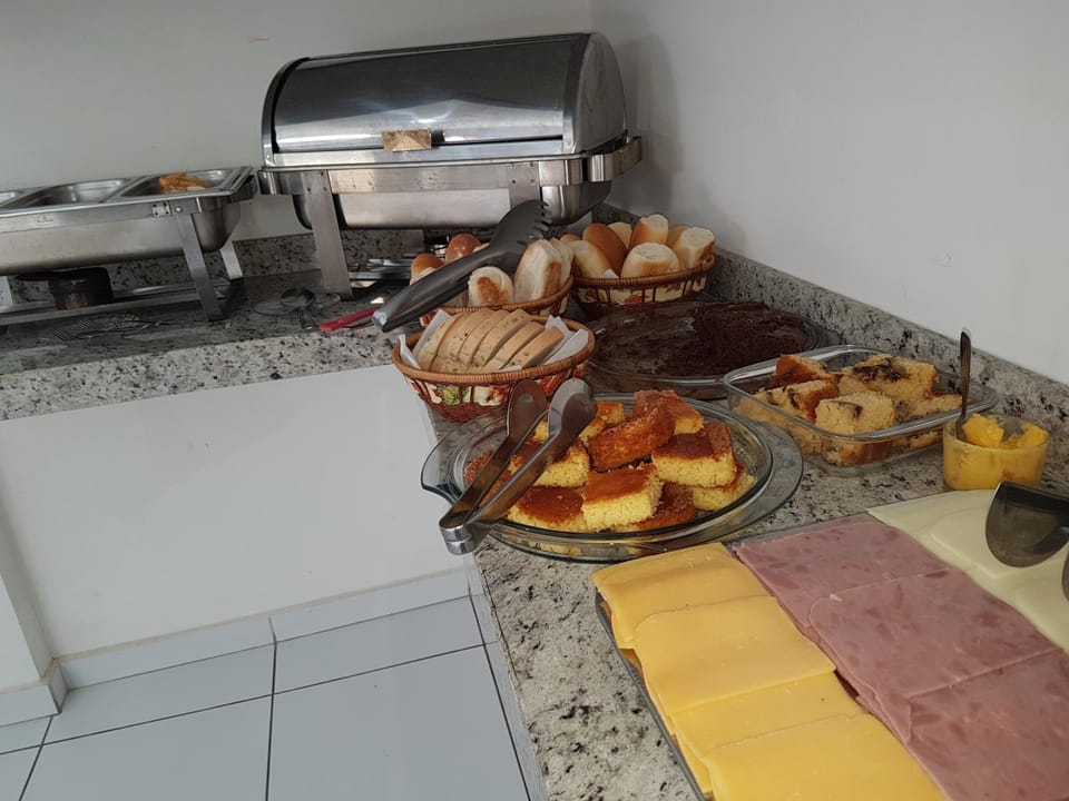 Breakfast, Continental breakfast