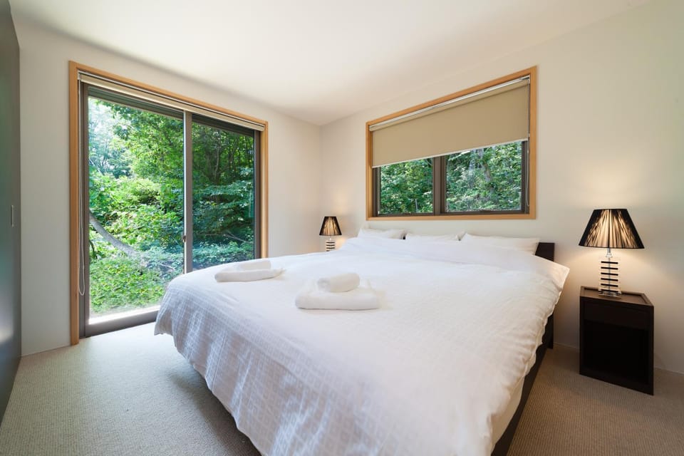 Bed, Day