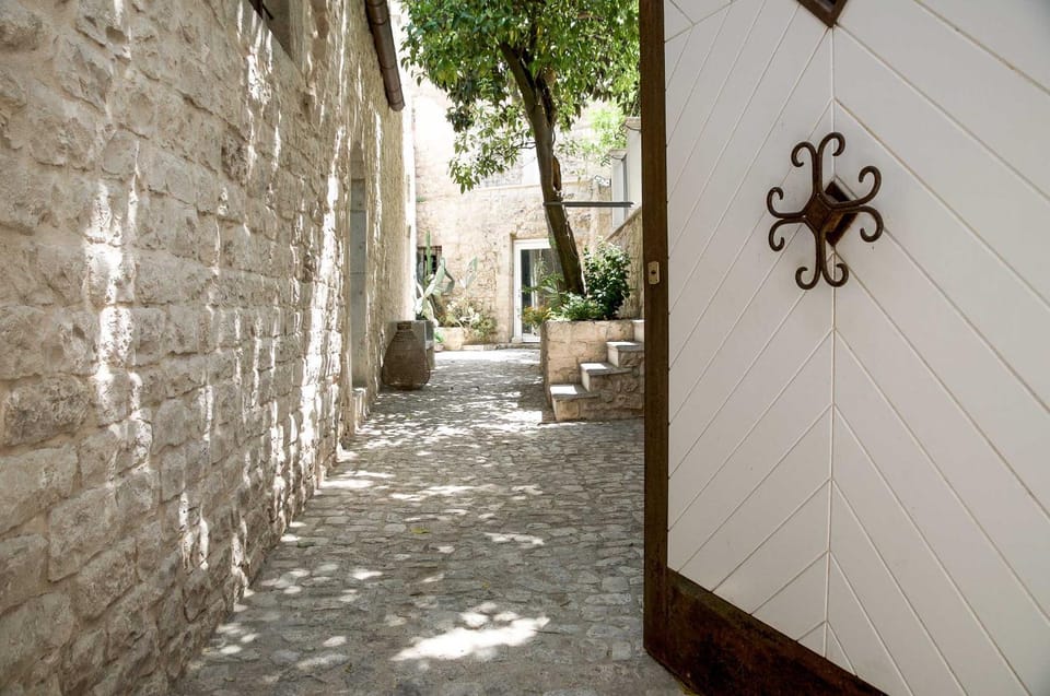 Patio, Facade/entrance, Garden