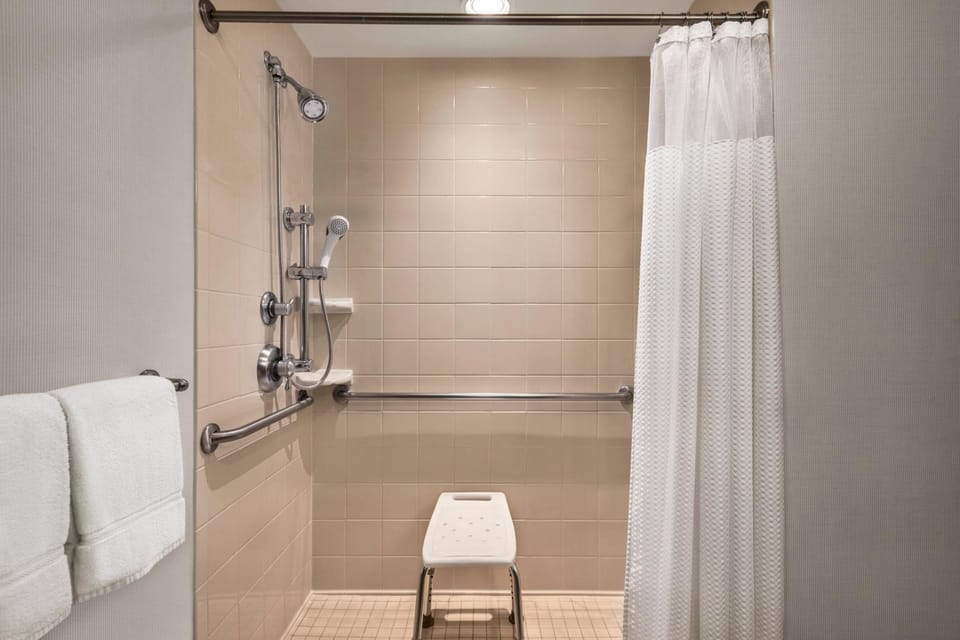 Shower, Bathroom, towels