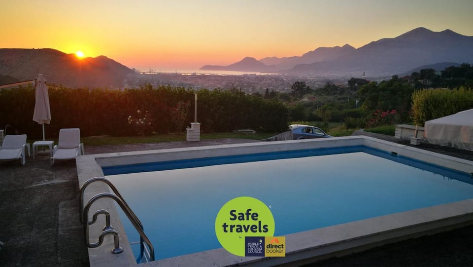 City view, City view, Mountain view, Sea view, Sea view, Swimming pool, Sunset