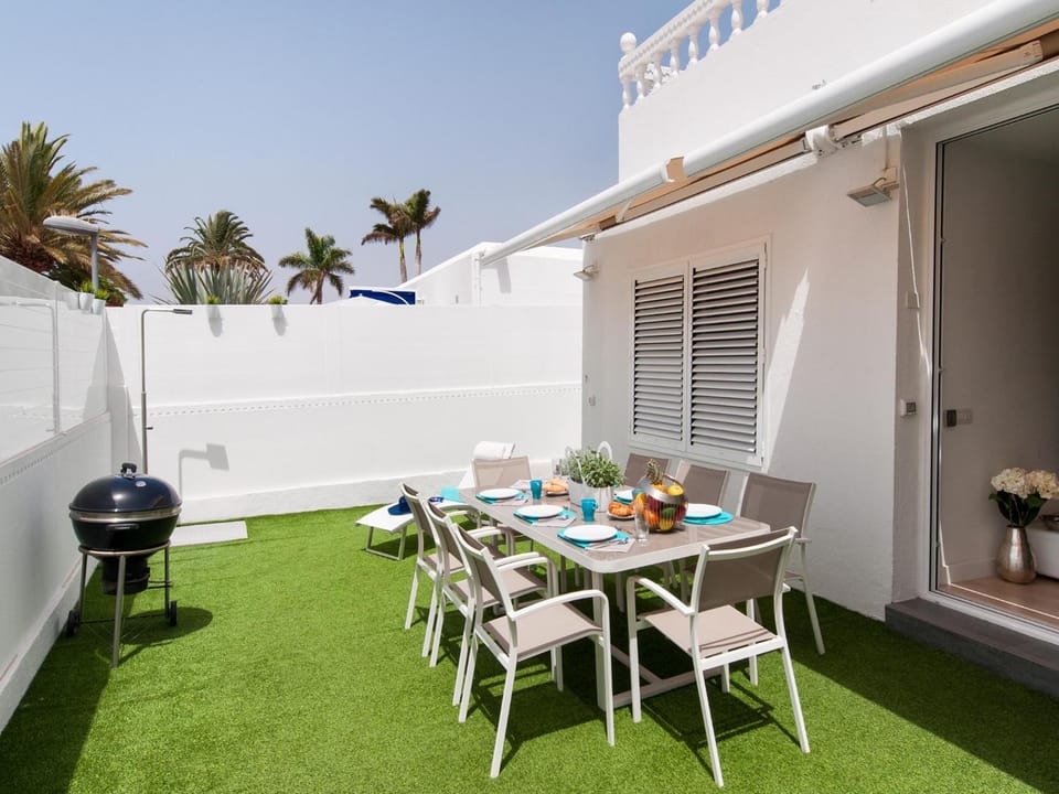Garden, Seating area, Dining area