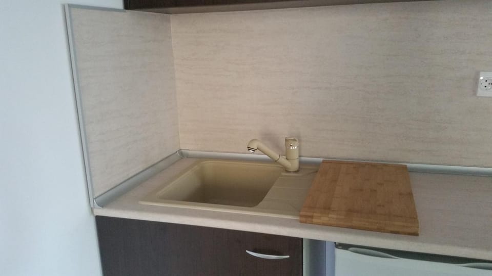 Coffee/tea facilities, Kitchen or kitchenette, Living room, Dining area