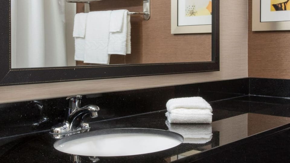 Bathroom, towels