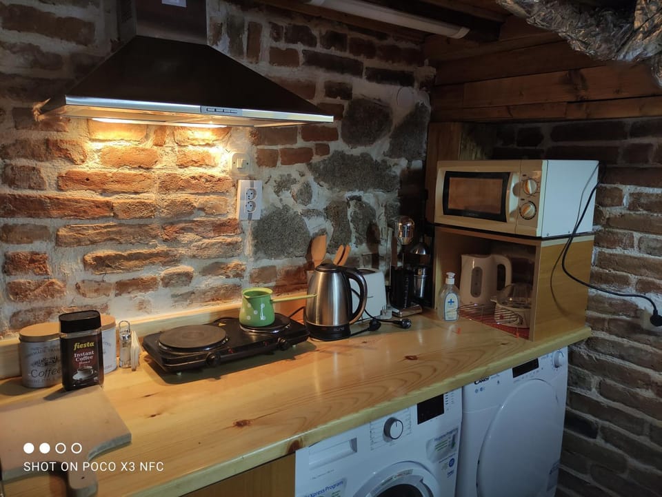 Coffee/tea facilities, Kitchen or kitchenette, Communal kitchen