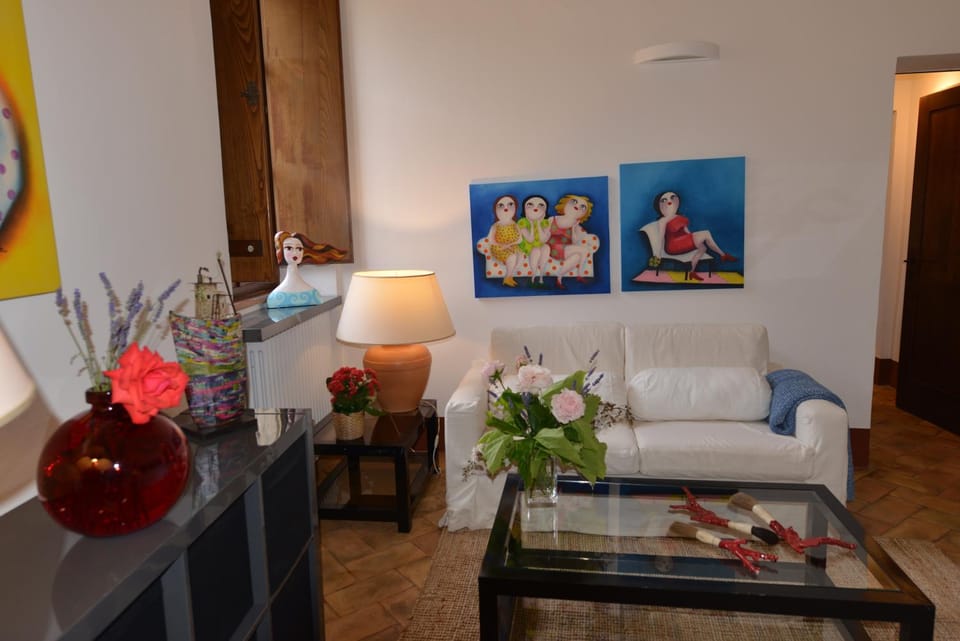 Property building, Photo of the whole room