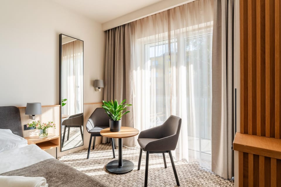 Seating area, Bedroom