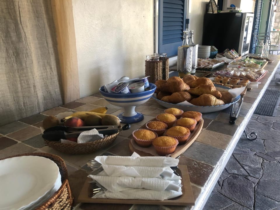 Food and drinks, Food, Breakfast, Continental breakfast, Buffet breakfast