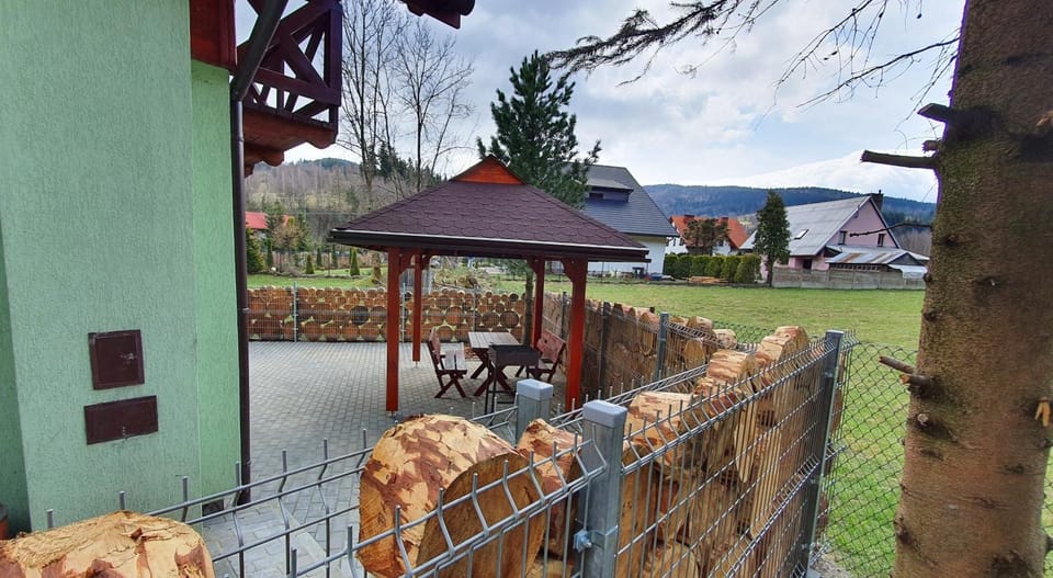 Patio, BBQ facilities