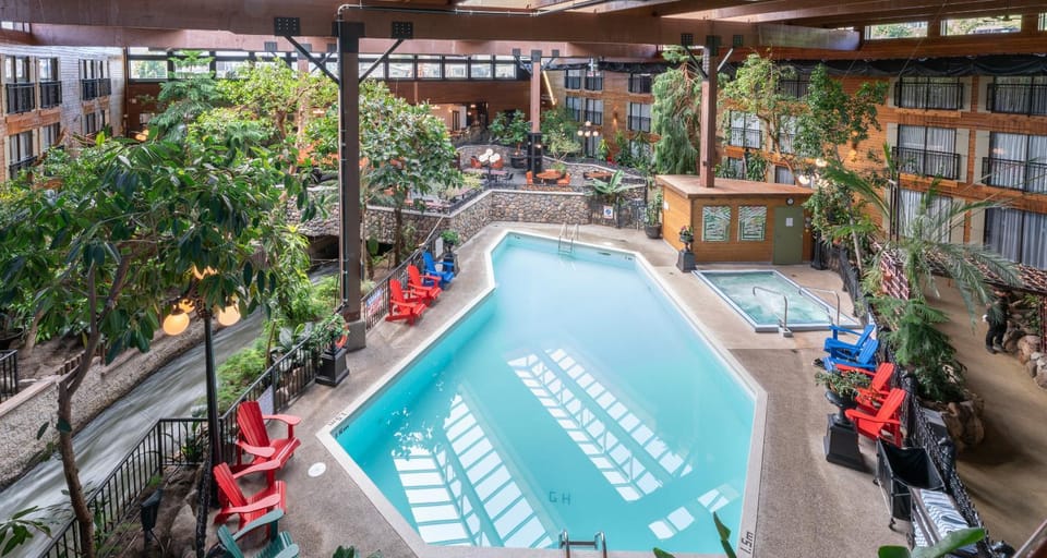 Swimming pool