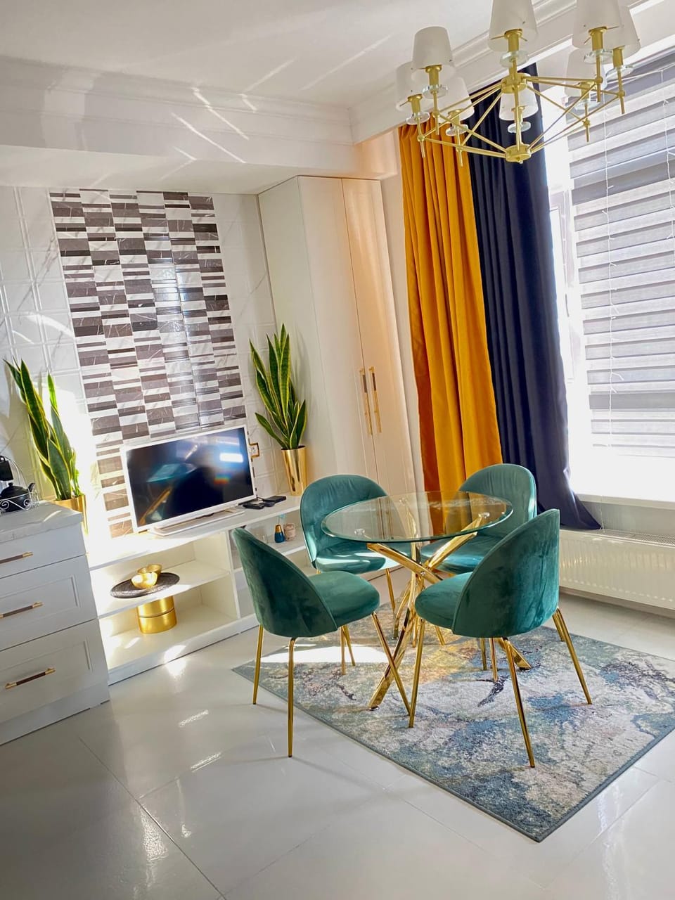 Communal lounge/ TV room