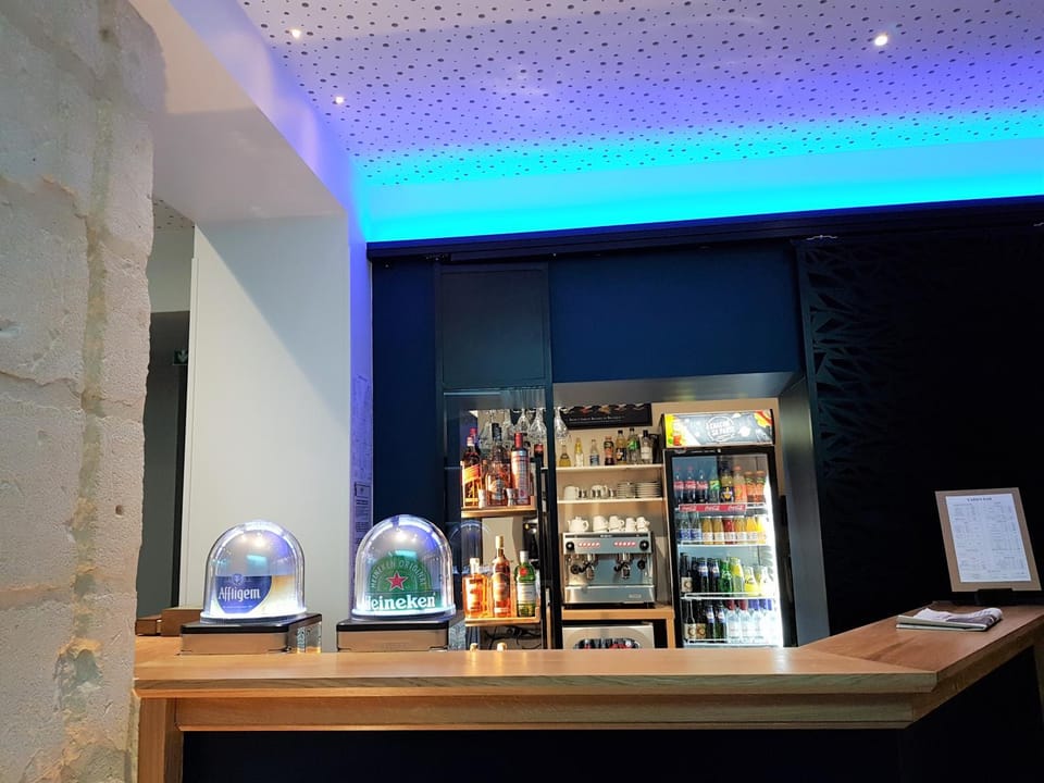 Lounge or bar