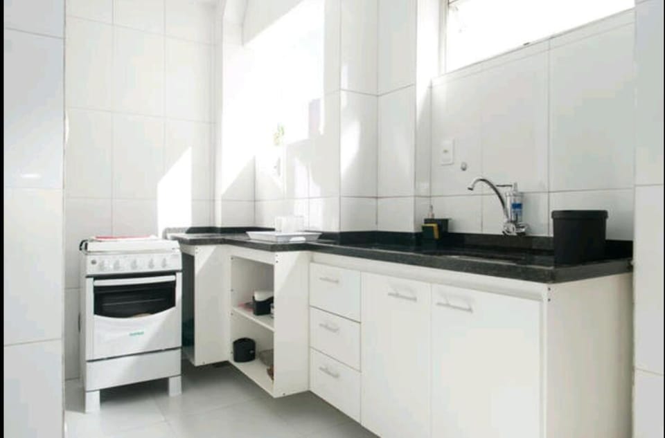 Coffee/tea facilities, Kitchen or kitchenette, Food and drinks, Decorative detail, Dining area