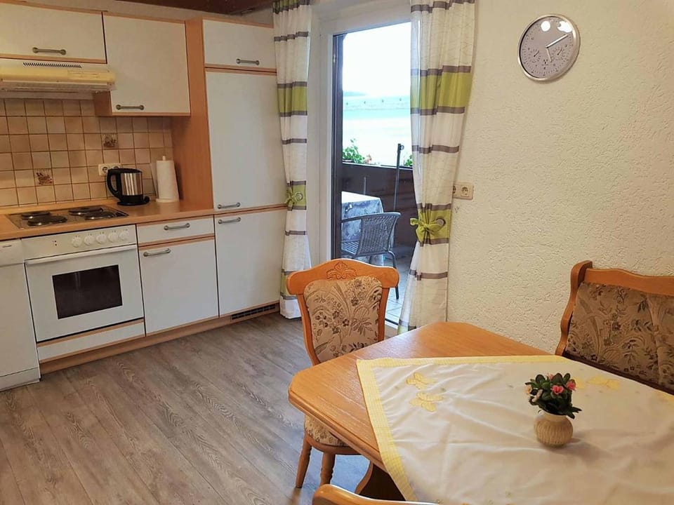 Coffee/tea facilities, Kitchen or kitchenette, Seating area, Dining area, pet friendly