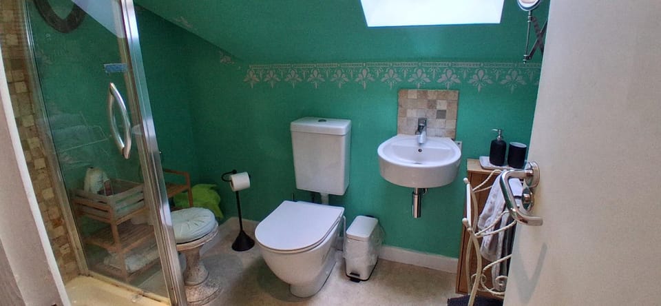 Shower, Toilet, Bathroom