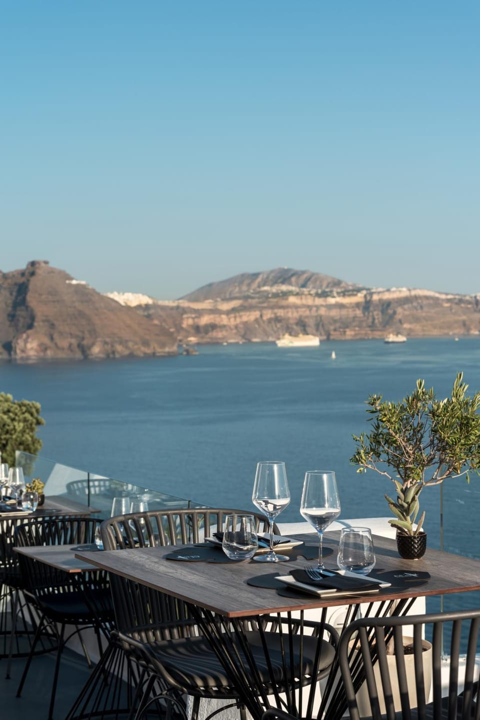 Restaurant/places to eat, Natural landscape, Dining area, Sea view