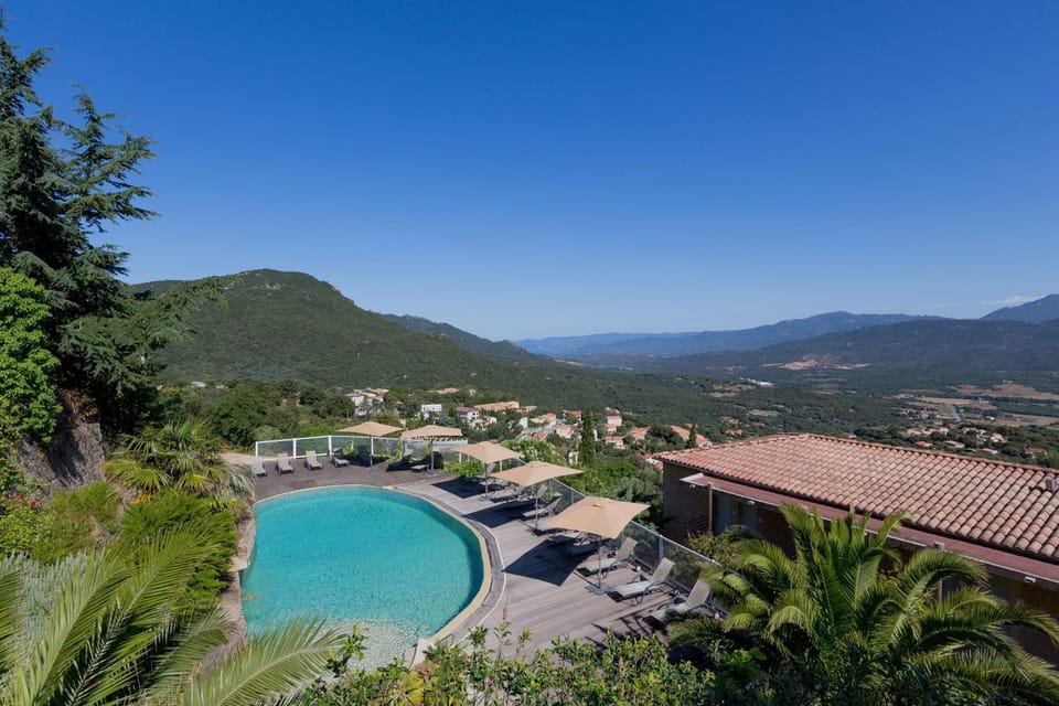 Day, Natural landscape, On site, Mountain view, Pool view, Swimming pool, Swimming pool, sunbed
