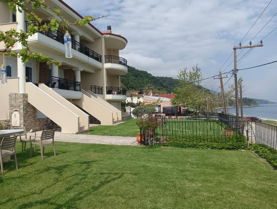 Perdikis Apartments - Paliouria Apartment in North Macedonia