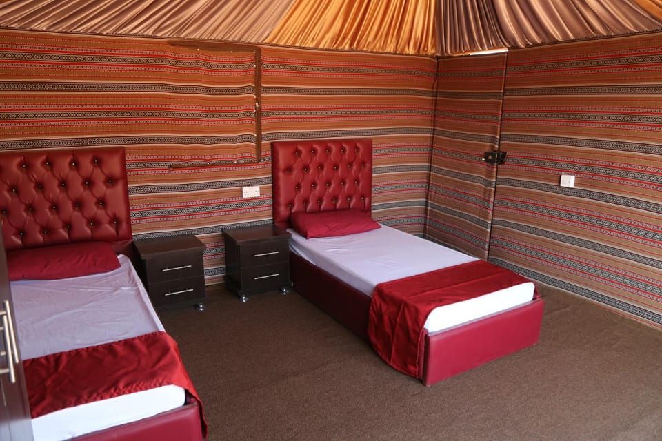 Bed, Photo of the whole room, Bedroom, Mountain view