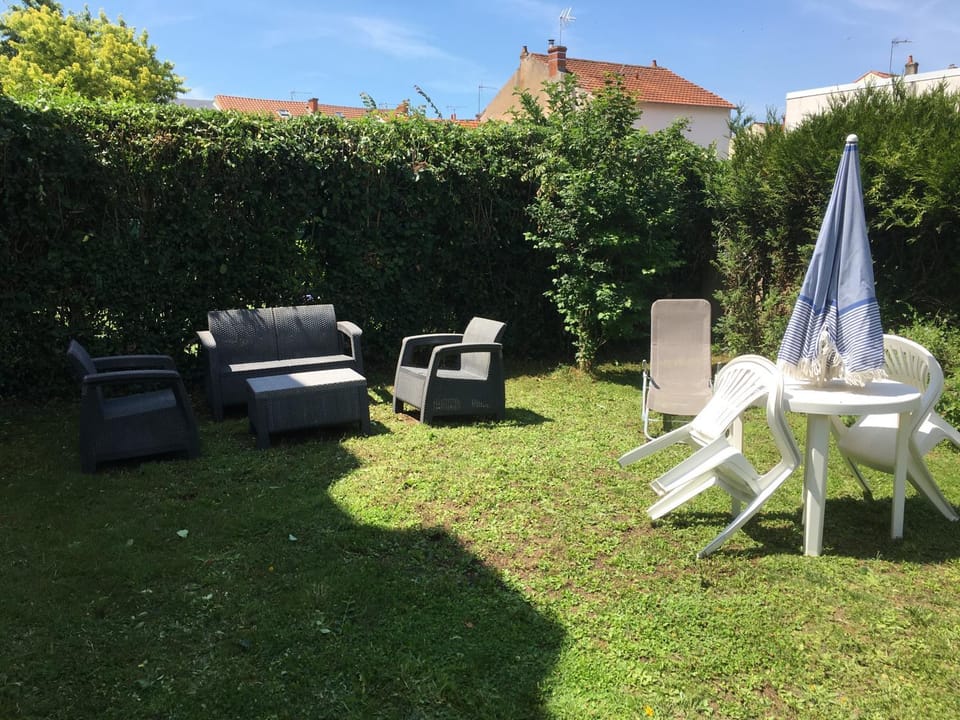 Garden, Living room, sunbed