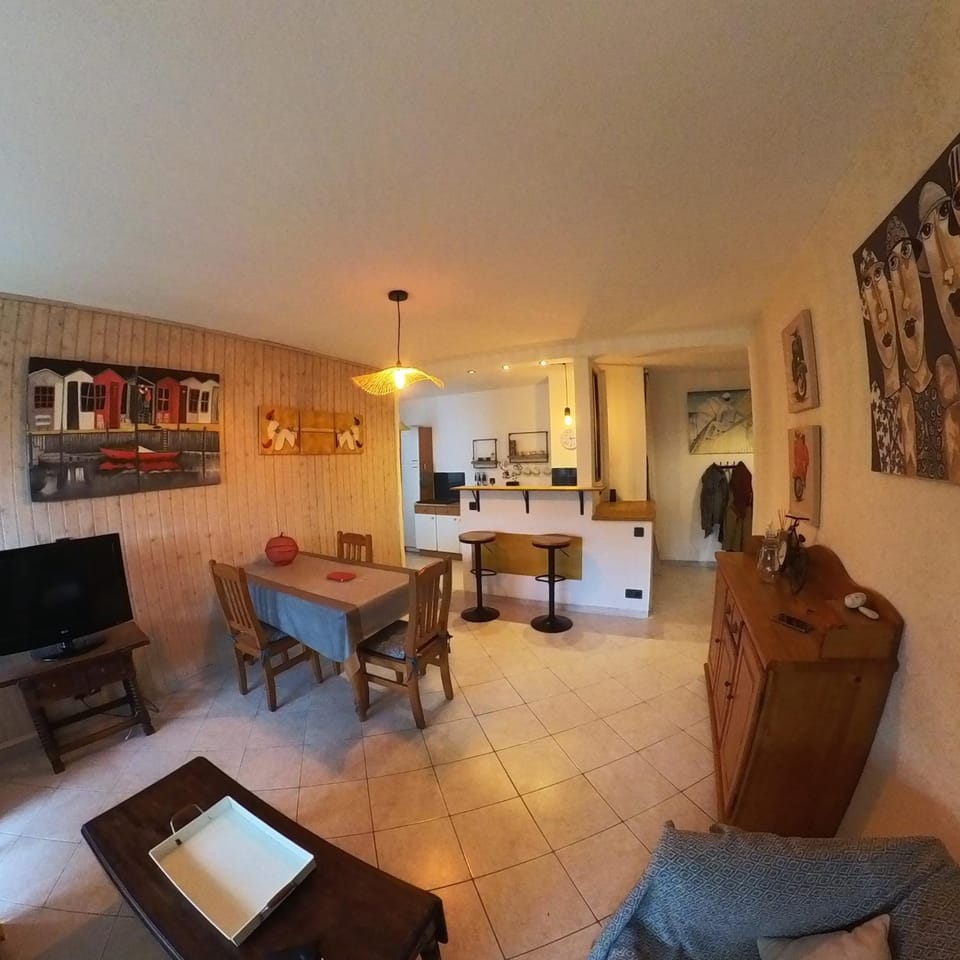 TV and multimedia, Living room, Seating area, kitchen