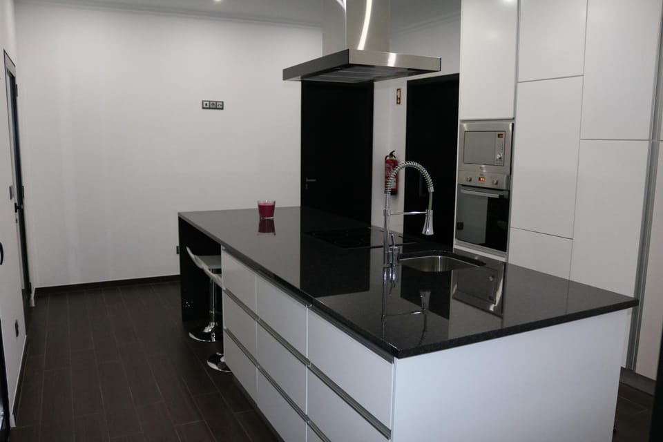 Bed, Kitchen or kitchenette, Dining area