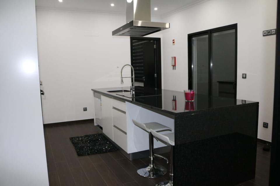 Kitchen or kitchenette, Dining area, Communal kitchen