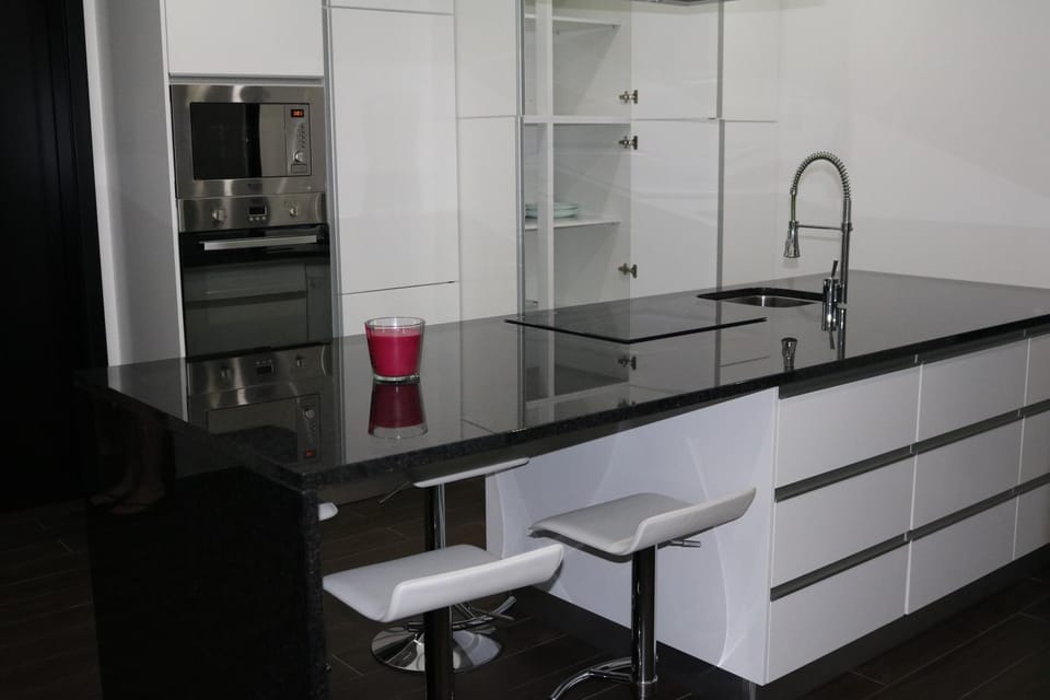 Kitchen or kitchenette, Dining area, Communal kitchen