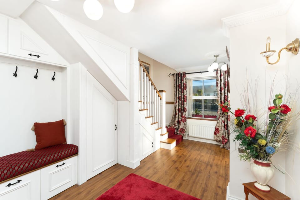 Seating area, storage