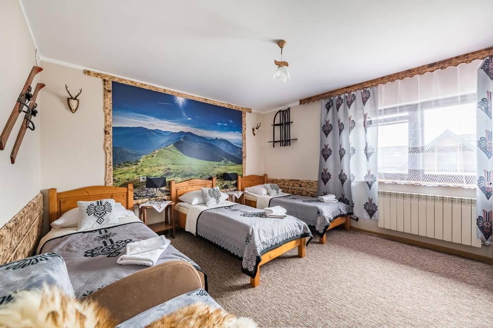 Bed, Photo of the whole room, Seating area, Bedroom