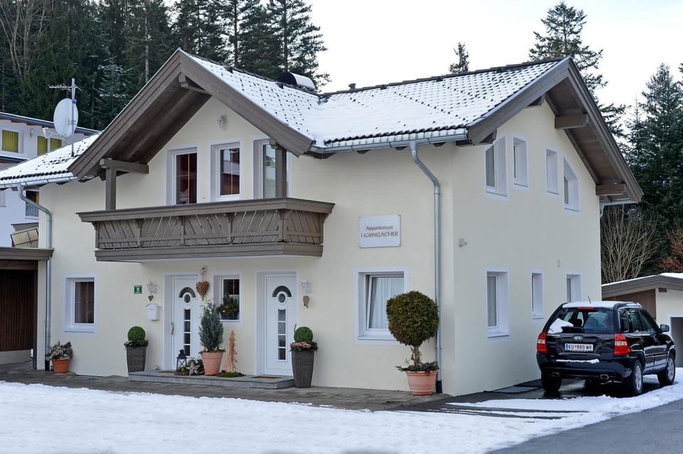 Facade/entrance, Day, Winter, On site