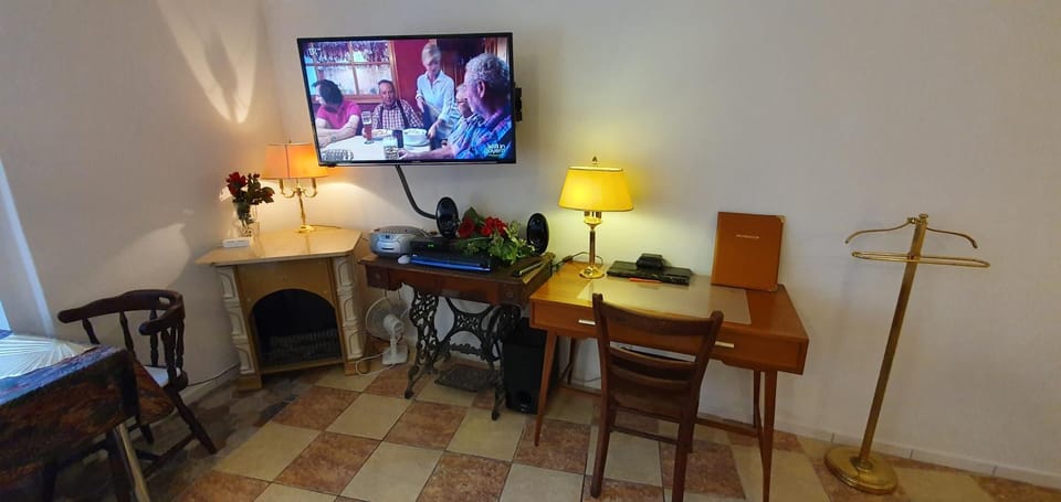Activities, View (from property/room), Business facilities, Decorative detail, Entertainment