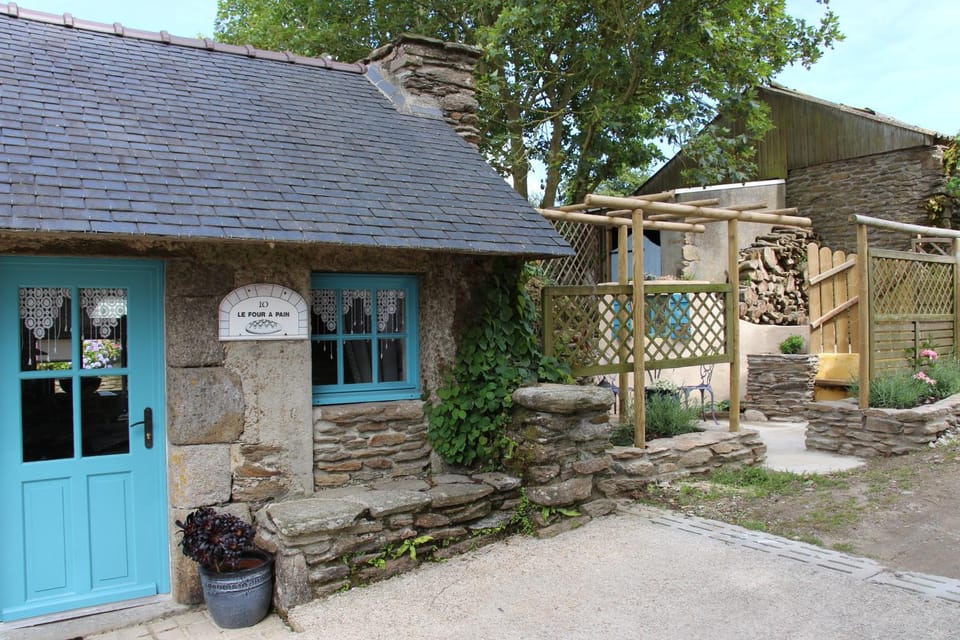 Auberge de Keringar Bed and Breakfast in Plougonvelin