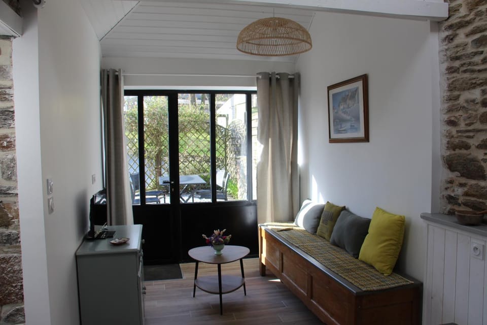 Auberge de Keringar Bed and Breakfast in Plougonvelin