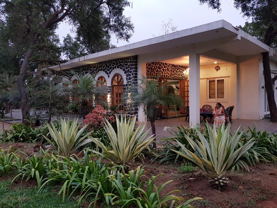 Luxurious Vintage Villa Villa in Lonavla