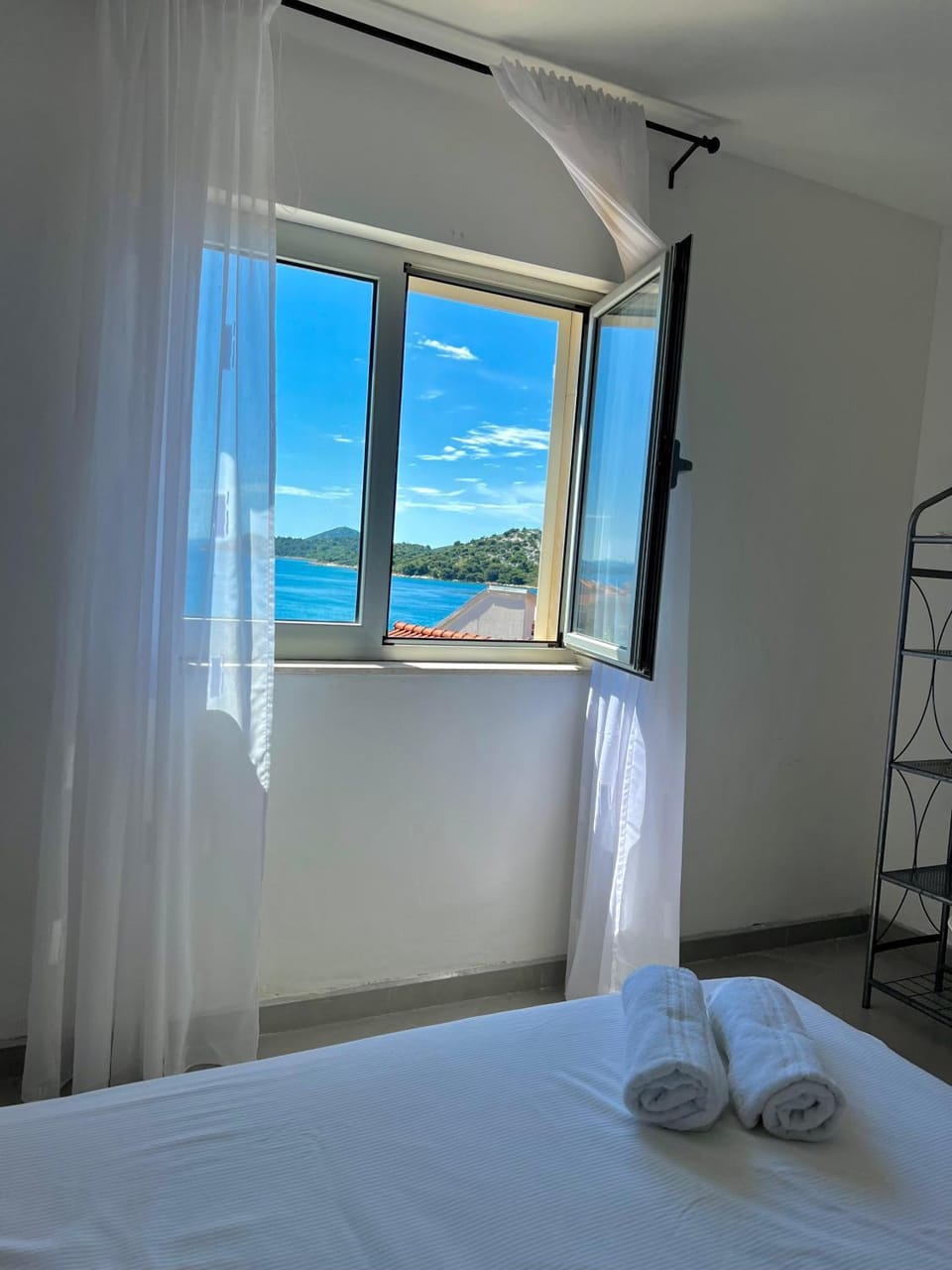 Villa White Apartment in Šibenik-Knin County, Croatia