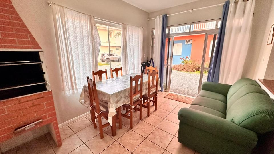 BBQ facilities, Dining area