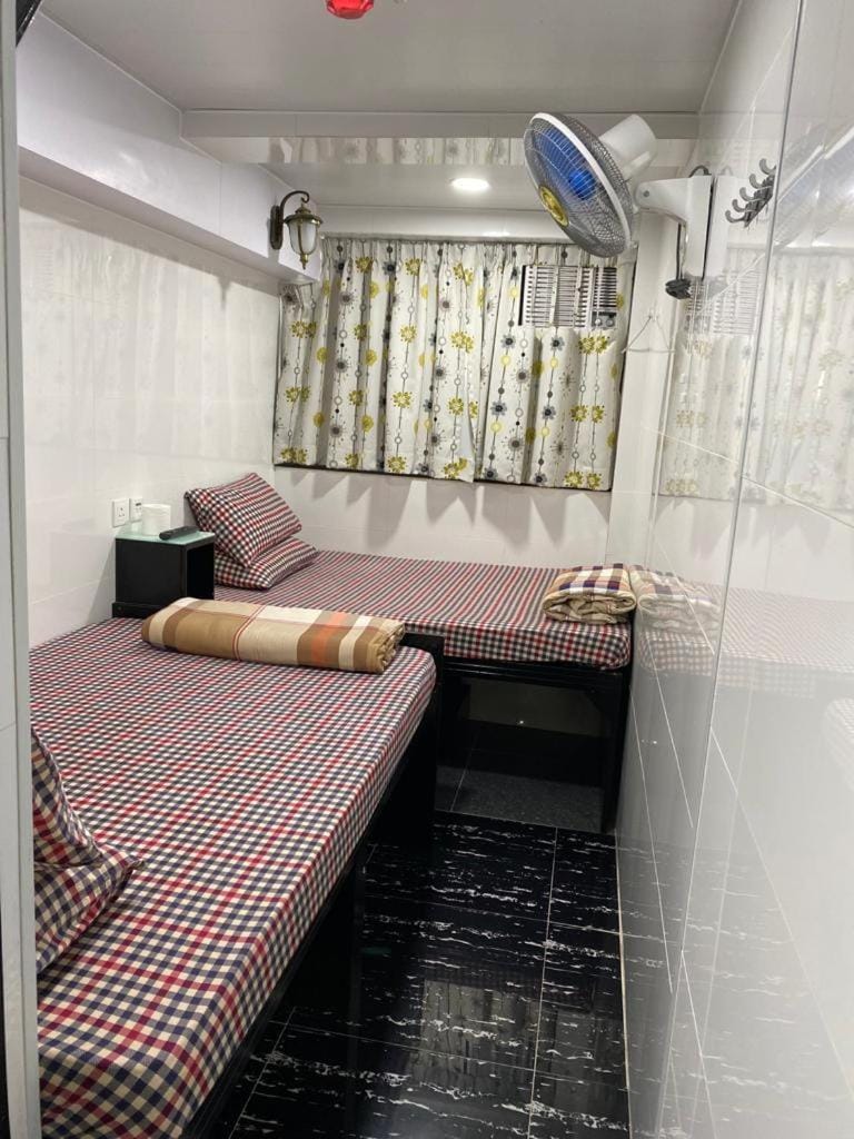 City HK Guest House 24 HOUR RECEPTION Block D & E 10TH FLOOR Bed and Breakfast in Hong Kong