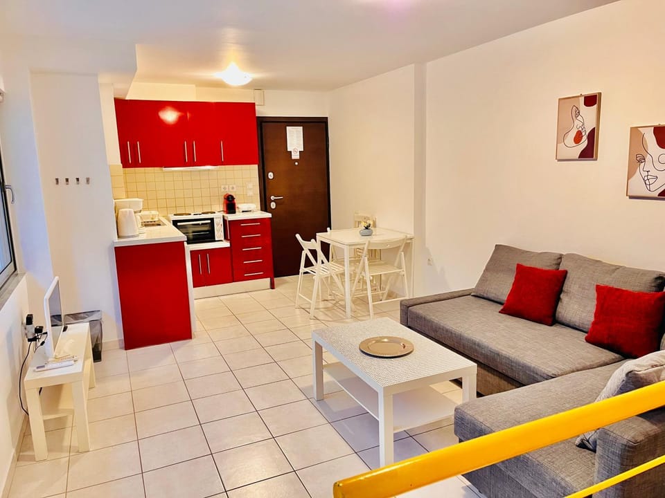 Kitchen or kitchenette, Living room