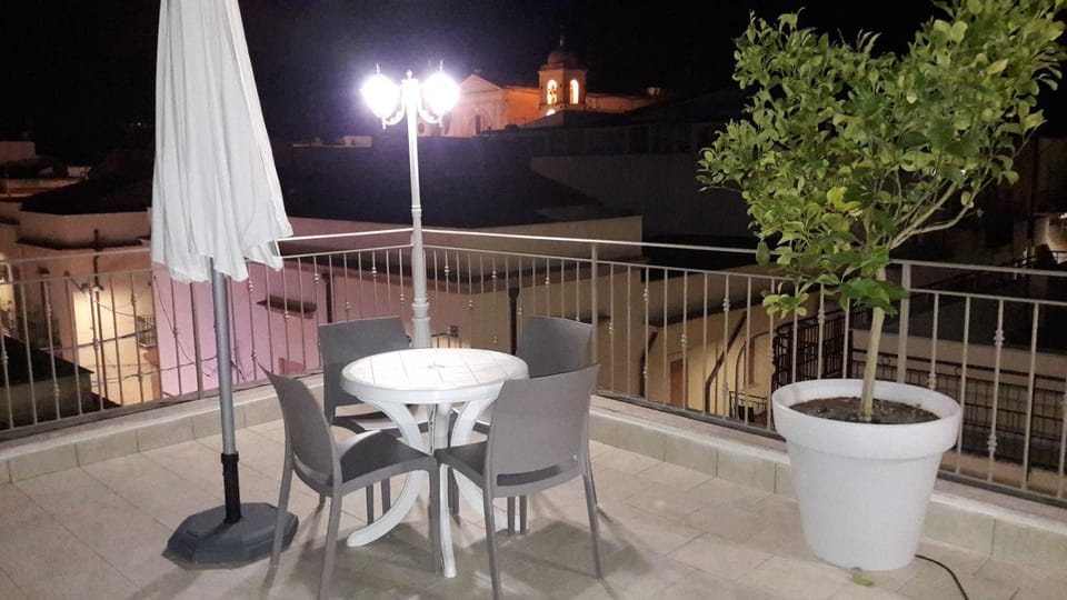 Night, BBQ facilities, View (from property/room), Balcony/Terrace