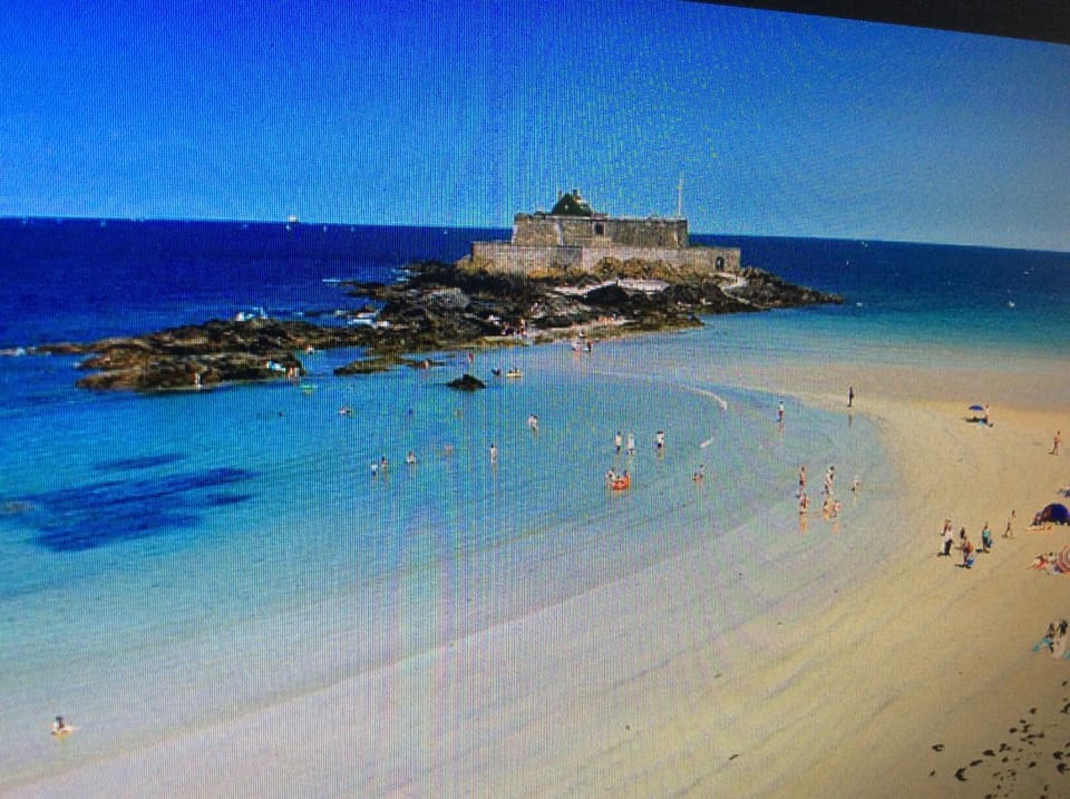Le sablon 50m plage et centre ville 1 a 4 personnes Apartment in St-Malo