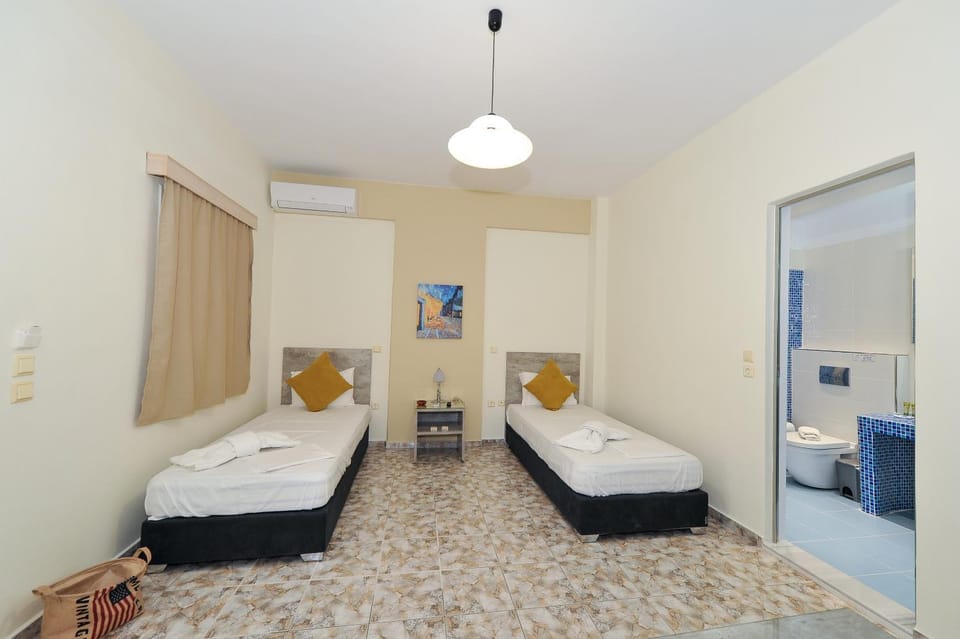 Bed, Other, Photo of the whole room