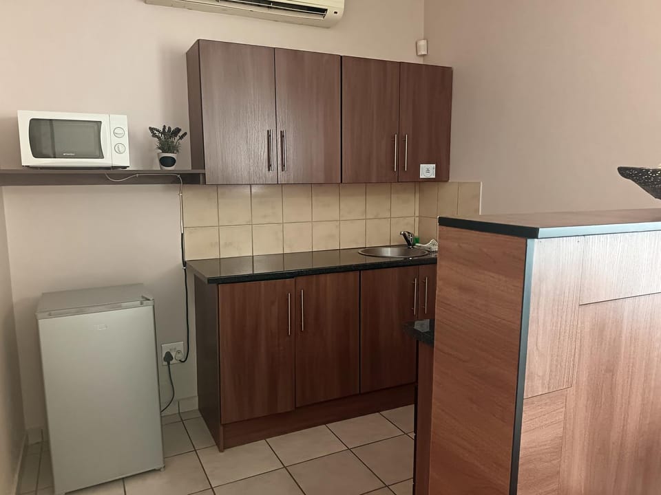 Kitchen or kitchenette, toaster