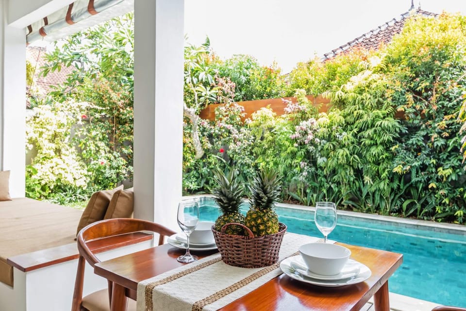 Patio, Day, Garden, View (from property/room), Dining area, Garden view, Pool view, Swimming pool